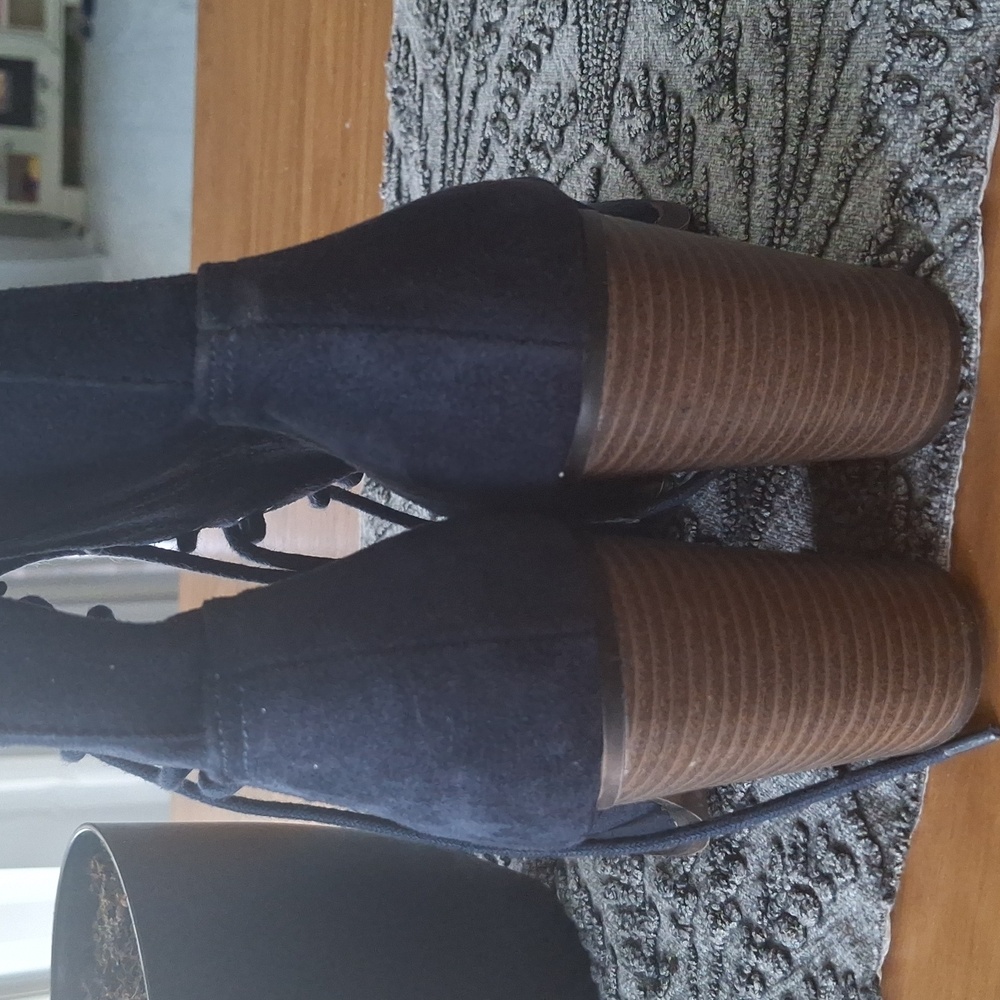 Boots - Picture 3 of 3